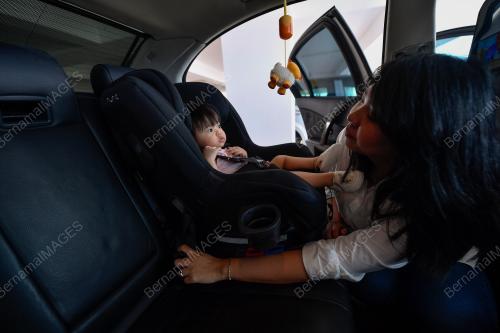 PELAKSANAAN MEWAJIBKAN KERUSI KESELAMATAN KANAK- KANAK