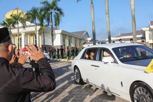 AL-SULTAN ABDULLAH RI'AYATUDDIN AL-MUSTAFA BILLAH SHAH
