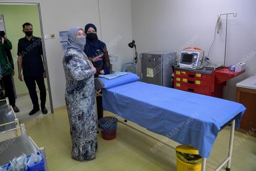 TUNKU HAJAH AZIZAH AMINAH MAIMUNAH ISKANDARIAH