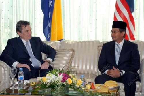 TUANKU MIZAN ZAINAL ABIDIN