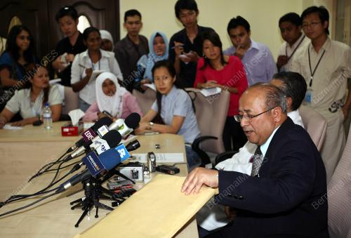 WAN MAHMOOD WAN YAACOB