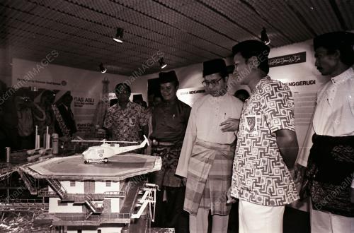 DATUK SERI DR. MAHATHIR BIN MOHAMAD