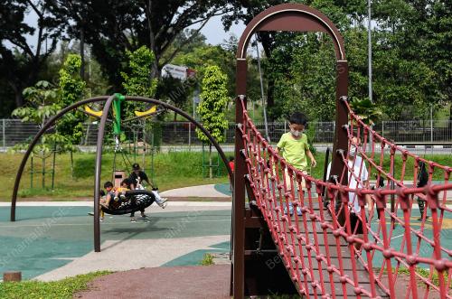 TINJAUAN CUTI SEKOLAH DAN RIADAH