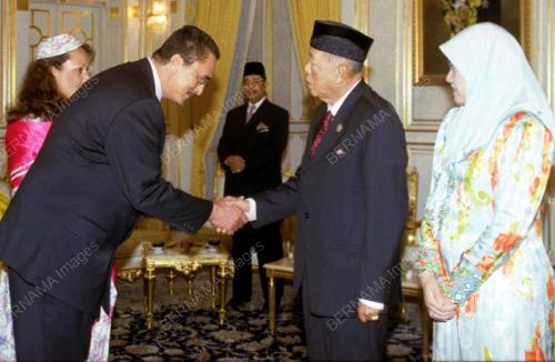 AGONG-DR KENNY DAVIS