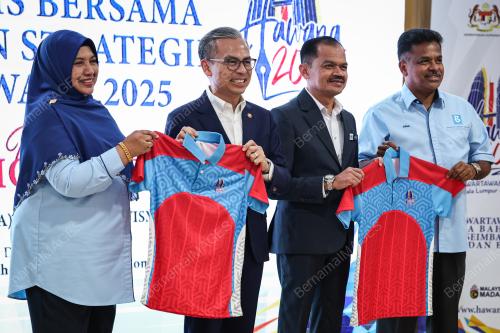 DATUK FAHMI FADZIL