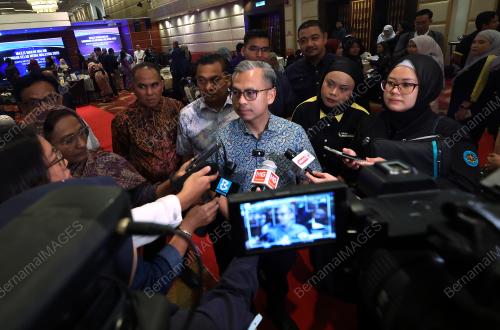 DATUK FAHMI FADZIL