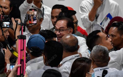 DATUK SERI ANWAR IBRAHIM