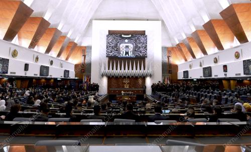 KL157_16072018_PARLIMEN