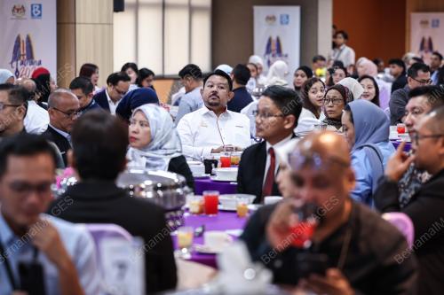 DATUK FAHMI FADZIL