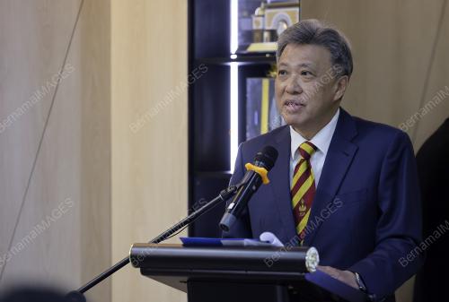 SULTAN SHARAFUDDIN IDRIS SHAH