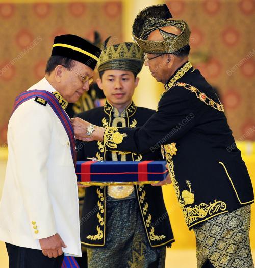 KL15_01062013_AGONG_RAIS