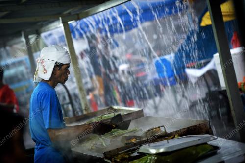 KL15_01072014_BAZAAR