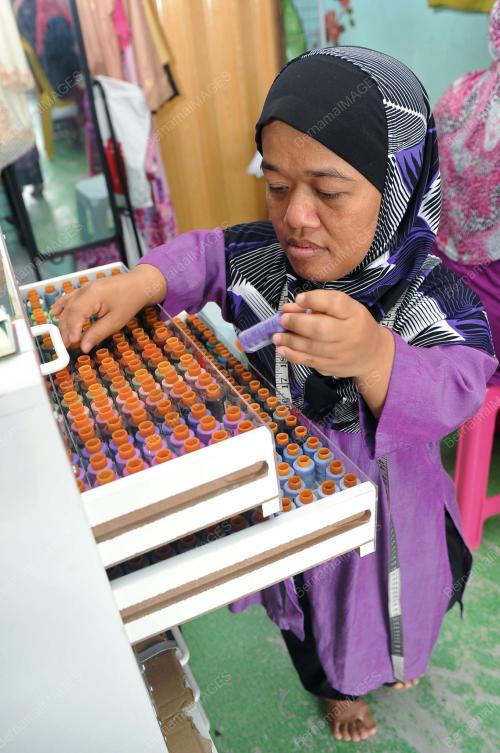 KL15_01082012_BAJU_RAYA