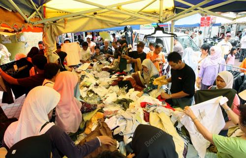 BAZAR RAMADHAN JALAN TUNKU ABDUL RAHMAN