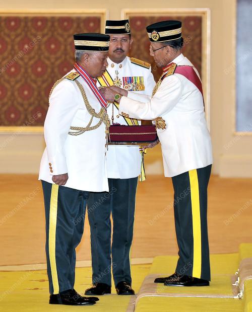 KL15_01102013_AGONG