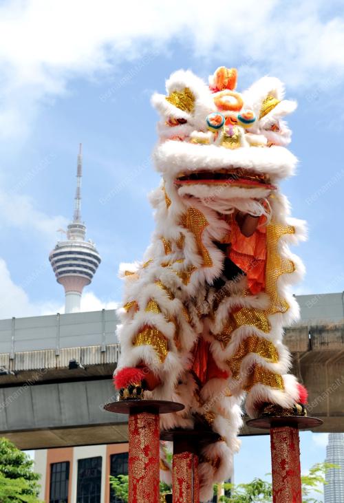 KL15_02022012_TARIAN_SINGA