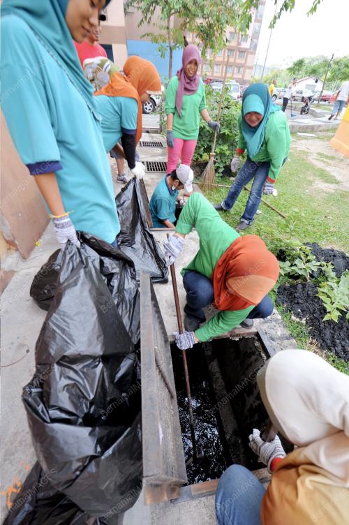 KL15_02032014_GOTONG_ROYONG