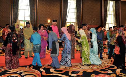 KL15_02062013_AGONG_SALAM