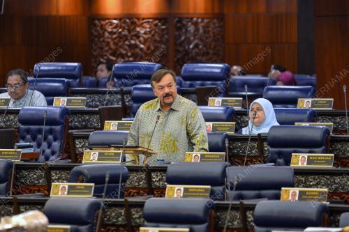DATUK SERI AMIR HAMZAH AZIZAN