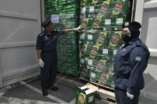 SINDIKET PENYELUDUPAN MINUMAN KERAS