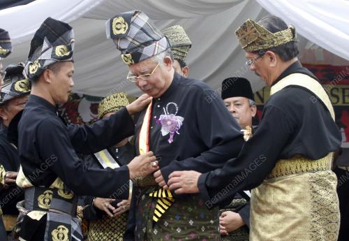 NAJIB TUN RAZAK