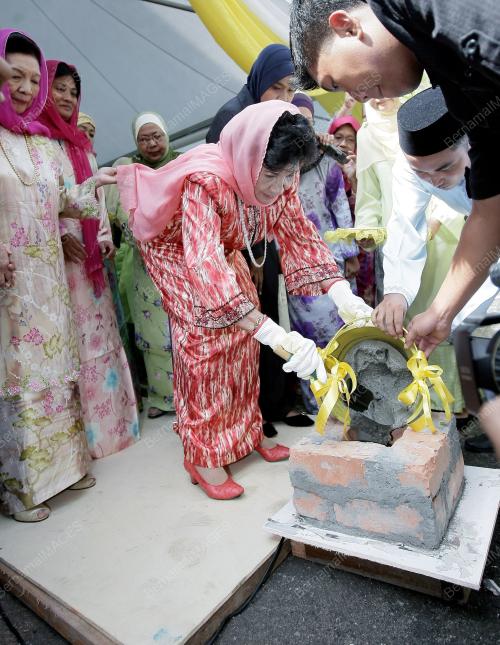 TUNKU NAJIHAH