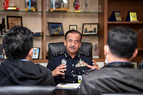DATUK RAZARUDIN HUSAIN