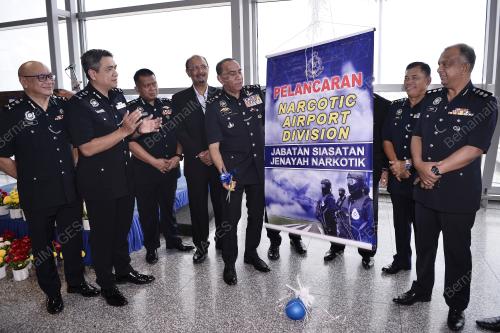 DATUK MOHD KHALIL KADER MOHD