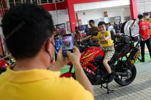 PROGRAM SEHARI BERSAMA BOMBA