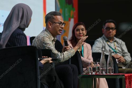 FAHMI FADZIL