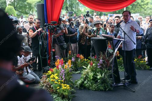 DATUK SERI ANWAR IBRAHIM