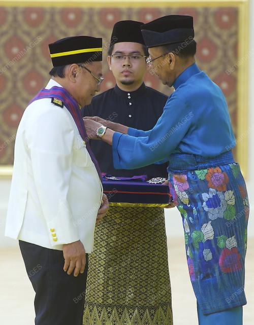 KL15_04112013_AGONG_PINGAT