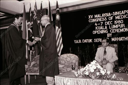 DATUK SERI DR. MAHATHIR BIN MOHAMAD