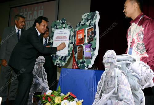 KL15_05022015_PELANCARAN1
