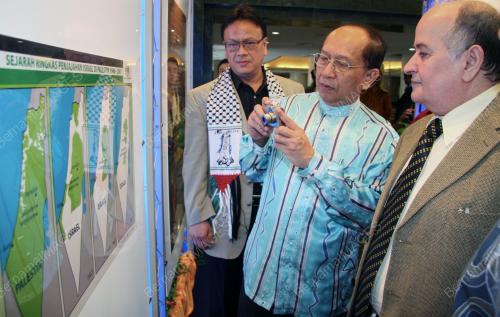 DR RAIS YATIM