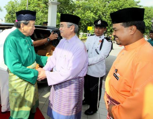 SULTAN SHARAFUDDIN IDRIS SHAH
