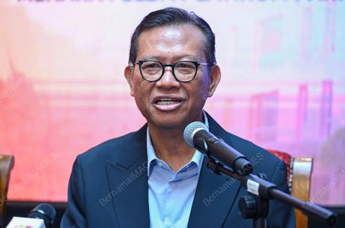 DATUK SERI AHMAD SHABERY CHEEK