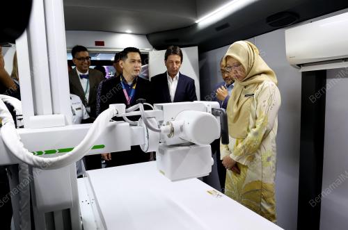 DR ZALIHA MUSTAFA