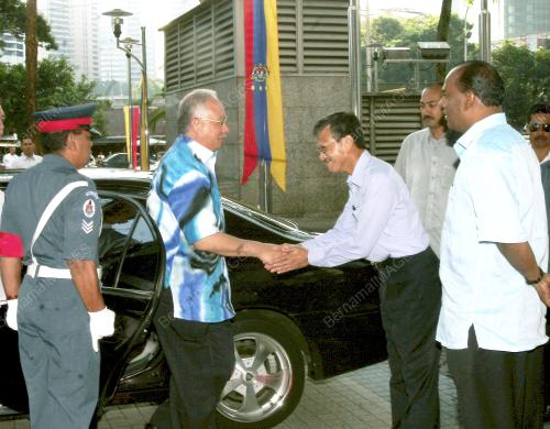 MOHD NAJIB TUN ABDUL RAZAK