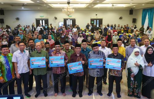 DATUK DR MOHD NA'IM MOKHTAR