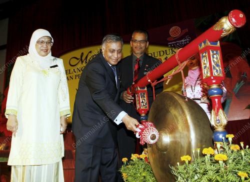 NOR MOHAMED YAKCOP