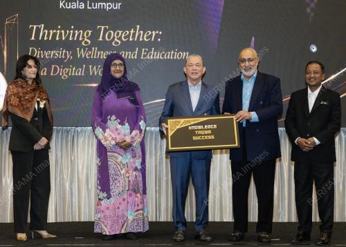 DATUK SERI FADILLAH YUSOF