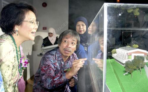 DR. AISHAH ONG