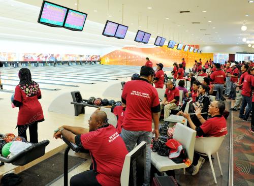 KL15_07012012_BOWLING