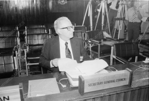 DATUK HUSSEIN PRESIDES AT SIGNING OF EEC