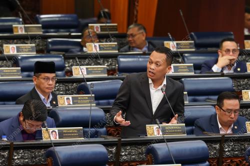 NIK NAZMI NIK AHMAD