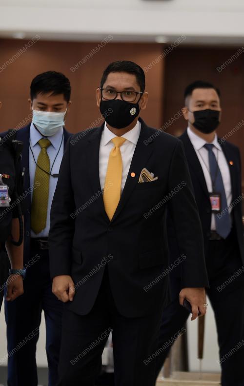 PERSIDANGAN PARLIMEN PENGGAL KETIGA 
