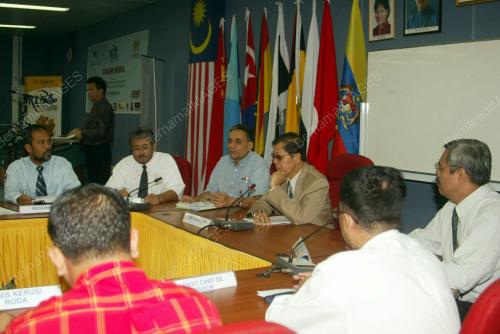 DATUK DR. ISMAIL MD SALLEH