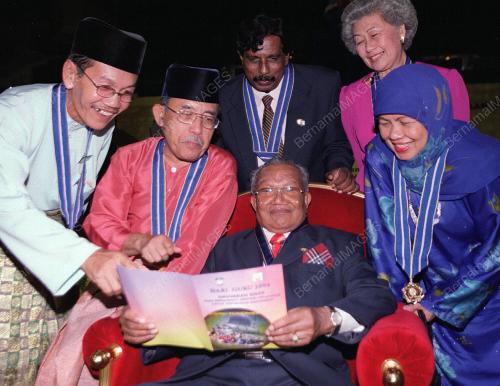 TAN SRI DR MURAD MOHD NOOR