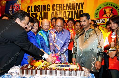 KL15_080810_ASEAN_
